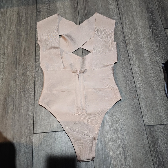 Blush Body suit - Picture 2 of 2